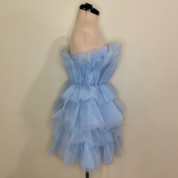 SOLD Francesca’s Suzie tulle tiered dress, light blue - Picture 3 of 16